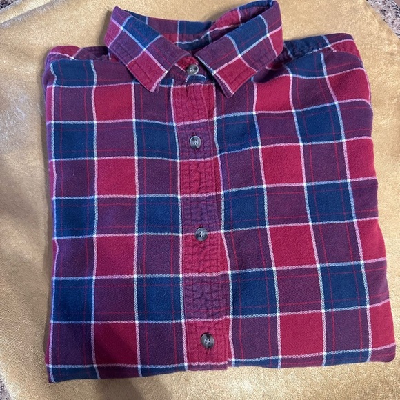 Cabela’s Women’s Size Medium Red Blue Flannel Cotton Button Up EUC - Picture 11 of 16